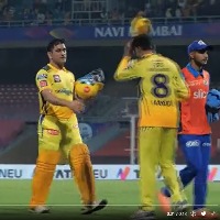 Jadeja Bow Down Before Dhoni after finishing