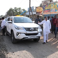 Nadendla Manohar obstructs road works at Dharmajipeta
