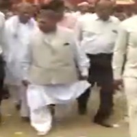 BJP MLA walks with barefoot after thieves stolen shoe at temple