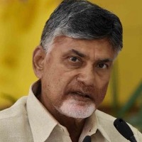 ap womens commission issues notices to chandrababu