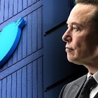 Twitter begins negotiations with Elon Musk after Tesla CEO woos shareholders