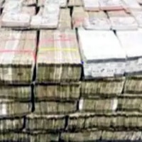 Raid unearths Rs 10 crore cash from an office in Mumbai