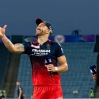 Faf du Plessis asked to spin the coin twice at toss vs RR as RCB captain interrupts broadcaster introduction