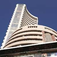 Markets collapses after RBI hikes rates