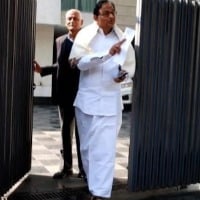 Chidambaram Heckled By Own Party Leaders