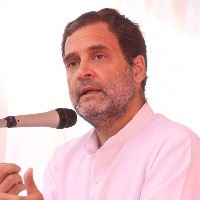 Congress promises loan waiver, investment support to Telangana farmers