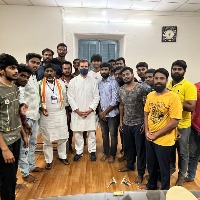 rahul met nsui leaders in chachalguda jail with mallu bhatti vikramarka