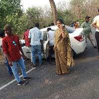 TRS MLA Rekha Naik humanitarian gesture towards road accident victims