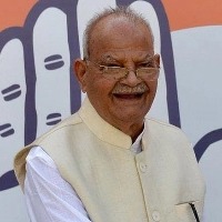 Ex-Telecom Minister Sukh Ram passes away