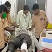 Nellore: Security guards attend the injured lecturer in govt hospital, show cause notice to doctors