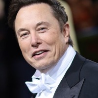 Elon Musk holds twitter deal temporarily
