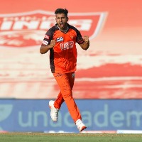 Pak Cricketer Controversial Statement on Umran Malik