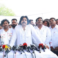 Nalgonda: Pawan Kalyan consoles kin of deceased Jana Sena activist