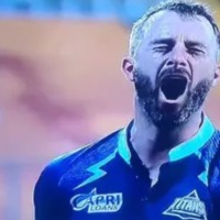 Angry Matthew Wade throws helmet smashes bat in dressing room after controversial dismissal against RCB