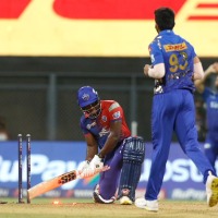 MI bowlers restricts Delhi Capitals batting lineup 