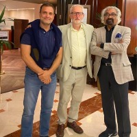 BJP criticizes Rahul Gandhi who was seen photographed with Brit MP Jeremy Corbyn 