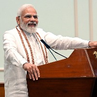 PM Modi arrives in Chennai