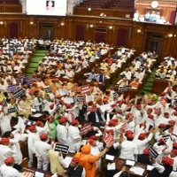As UP Assembly goes paperless, MLAs fumble with tablets