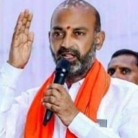 bjp telangana chief bandi sanjay anger over party spokes persons