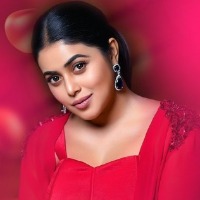 Actress Poorna getting marriage