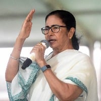 Presidential polls: Mamata leads charge, calls oppn meet on June 15