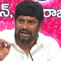 Balka suman comments on Revanth Reddy and Bandi Sanjay