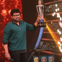 Chiranjeevi as chief guest at Telugu 'Indian Idol' finale