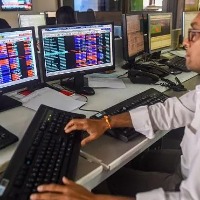 Sensex crashes over 1500 pts on global selloff 