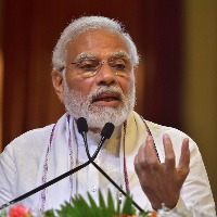 Media has right to criticise but must highlight positive news: Modi