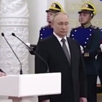 Video emerges of Russian President Vladimir Putins legs shaking
