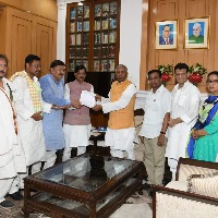 Congress delegation meets Bihar Governor over ED action against Rahul