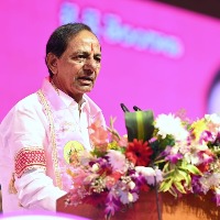 Telangana HC notice to KCR over land allotment for TRS office