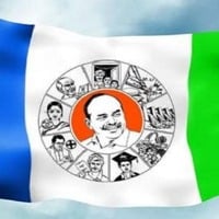 two sections of ysrcp clash in hindupur