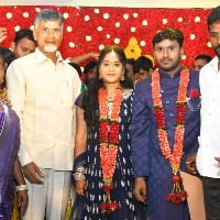 Chandrababu attends personal assistant marriage in Vijayawada