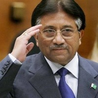 Gen Qamar Bajwa visits ailing Musharraf in Dubai
