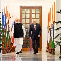 Modi, Putin discuss bilateral ties