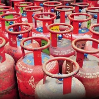 Commercial LPG cylinder price reduced across India 