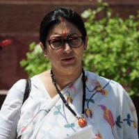 KCR insulted not just PM but institution: Smriti Irani
