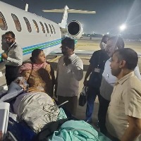 Jharkhand CM meets ailing Lalu Yadav at Delhi airport
