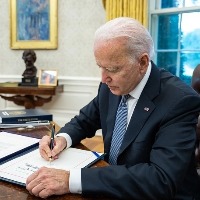 Biden signs executive order on abortion access