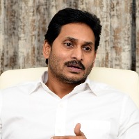 Jagan holds review meeting on Jagananna colonies
