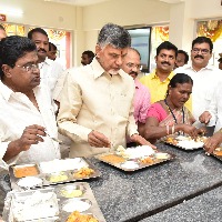 tdp reminds anna canteens opening in andhra pradesh with a tweet