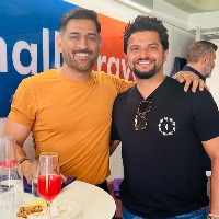 ms dhoni spotted sith suresh raina at lords in london