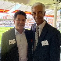 sachin shares his poto with Sir Garry Sobers at lords