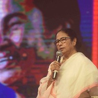 Mamata turns BJP model on its head in West Bengal