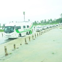 kcr inspects flood effected areas by road
