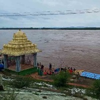 Godavari level at Bhadrachalam drops below danger mark