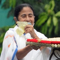 Dont try to do it like you did in Maharashtra Mamata Banerjee fires on BJP