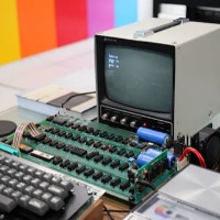 Apple 1 computer owned by Steve Jobs is up for auction