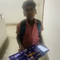 Boy works as Zomato delivery boy behalf of his father who met accident 
